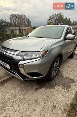 Внедорожник / Кроссовер Mitsubishi Outlander 2018 в Запорожье