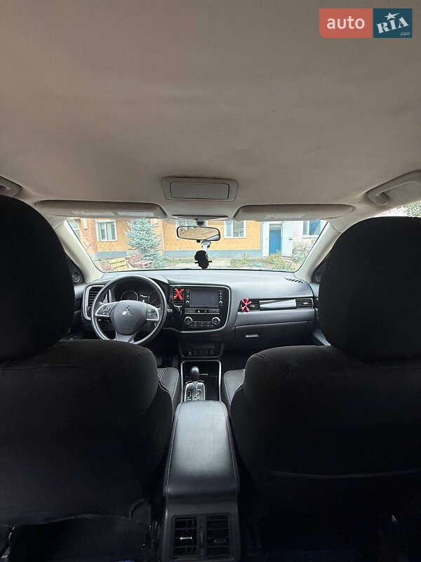 Позашляховик / Кросовер Mitsubishi Outlander 2018 в Запоріжжі