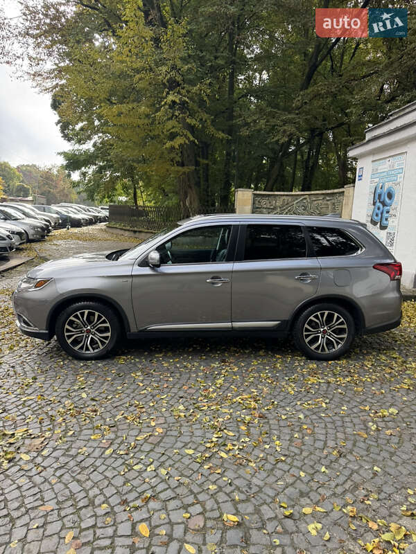 Внедорожник / Кроссовер Mitsubishi Outlander 2017 в Львове фото 6 Внедорожник / Кроссовер Mitsubishi Outlander 2017 в Львове