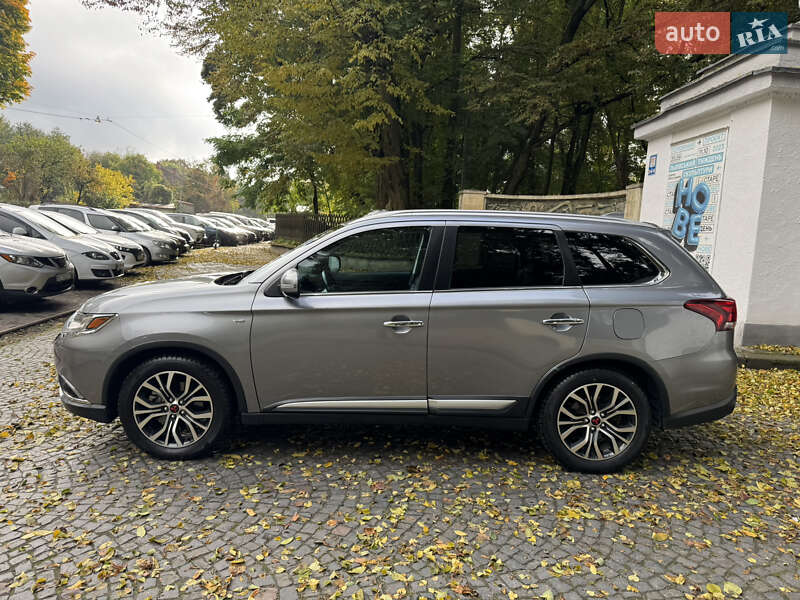 Внедорожник / Кроссовер Mitsubishi Outlander 2017 в Львове фото 7 Внедорожник / Кроссовер Mitsubishi Outlander 2017 в Львове