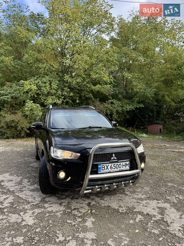 Внедорожник / Кроссовер Mitsubishi Outlander 2010 в Борщеве