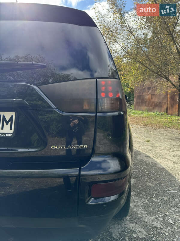Внедорожник / Кроссовер Mitsubishi Outlander 2010 в Борщеве
