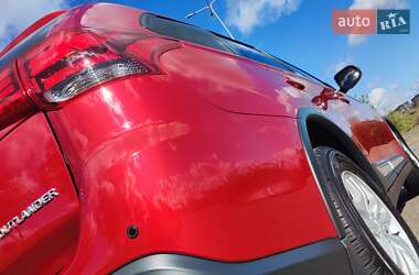 Внедорожник / Кроссовер Mitsubishi Outlander 2018 в 