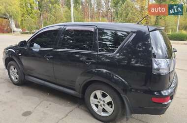 Внедорожник / Кроссовер Mitsubishi Outlander 2010 в 