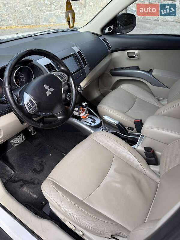 Позашляховик / Кросовер Mitsubishi Outlander 2011 в Кропивницькому