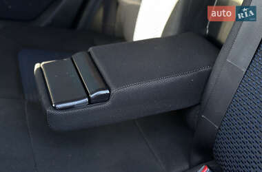 Внедорожник / Кроссовер Mitsubishi Outlander 2008 в 