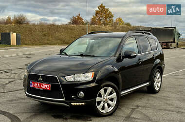 Внедорожник / Кроссовер Mitsubishi Outlander 2012 в 