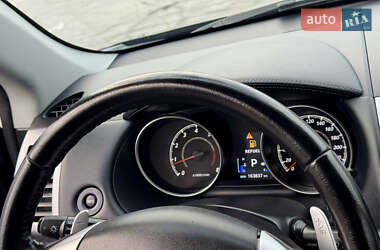 Внедорожник / Кроссовер Mitsubishi Outlander 2012 в 