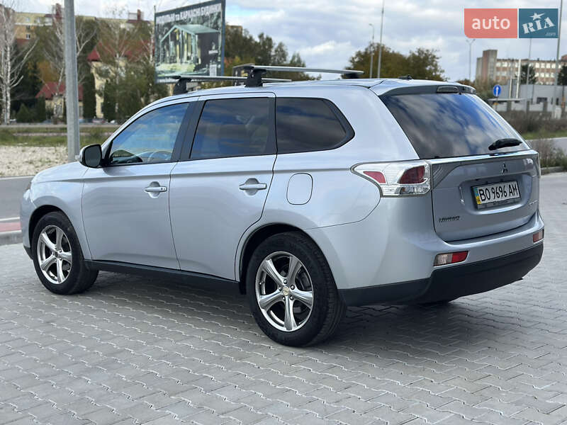 Внедорожник / Кроссовер Mitsubishi Outlander 2013 в Тернополе