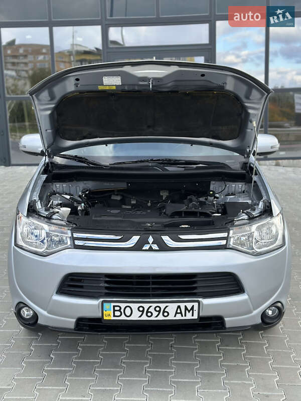 Внедорожник / Кроссовер Mitsubishi Outlander 2013 в Тернополе