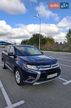 Внедорожник / Кроссовер Mitsubishi Outlander 2016 в Жмеринке