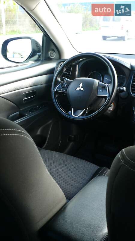 Внедорожник / Кроссовер Mitsubishi Outlander 2016 в Жмеринке фото 12 Внедорожник / Кроссовер Mitsubishi Outlander 2016 в Жмеринке