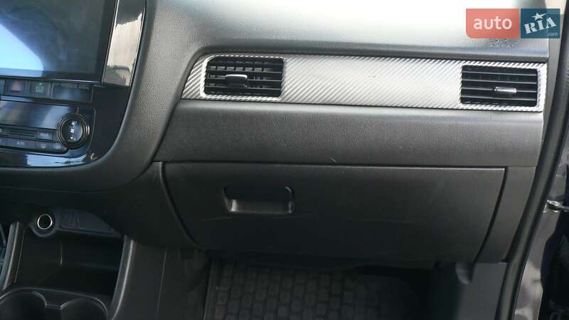 Внедорожник / Кроссовер Mitsubishi Outlander 2016 в Жмеринке фото 19 Внедорожник / Кроссовер Mitsubishi Outlander 2016 в Жмеринке