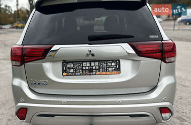 Внедорожник / Кроссовер Mitsubishi Outlander 2020 в 