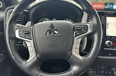 Внедорожник / Кроссовер Mitsubishi Outlander 2020 в 