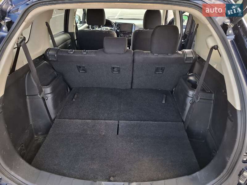 Внедорожник / Кроссовер Mitsubishi Outlander 2016 в Жмеринке фото 32 Внедорожник / Кроссовер Mitsubishi Outlander 2016 в Жмеринке