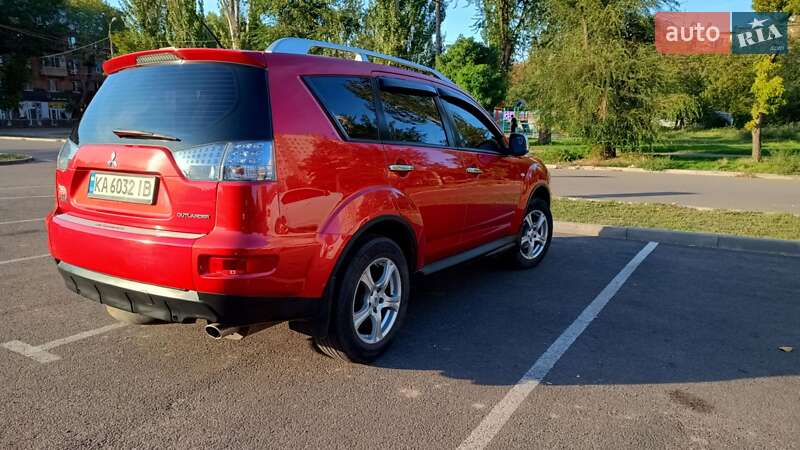 Внедорожник / Кроссовер Mitsubishi Outlander 2010 в Кривом Роге