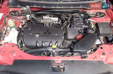 Внедорожник / Кроссовер Mitsubishi Outlander 2010 в 