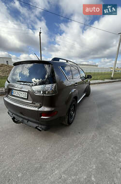 Позашляховик / Кросовер Mitsubishi Outlander 2012 в  фото 8 Позашляховик / Кросовер Mitsubishi Outlander 2012 в