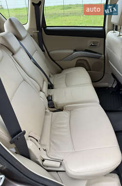 Позашляховик / Кросовер Mitsubishi Outlander 2012 в  фото 19 Позашляховик / Кросовер Mitsubishi Outlander 2012 в