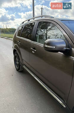 Позашляховик / Кросовер Mitsubishi Outlander 2012 в  фото 37 Позашляховик / Кросовер Mitsubishi Outlander 2012 в