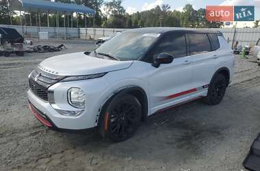 Внедорожник / Кроссовер Mitsubishi Outlander 2023 в 