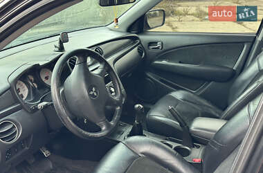 Внедорожник / Кроссовер Mitsubishi Outlander 2006 в 