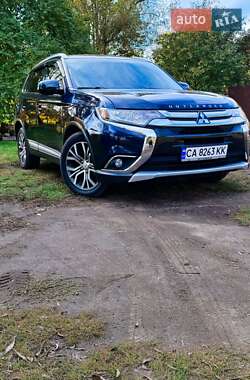 Внедорожник / Кроссовер Mitsubishi Outlander 2017 в Смеле