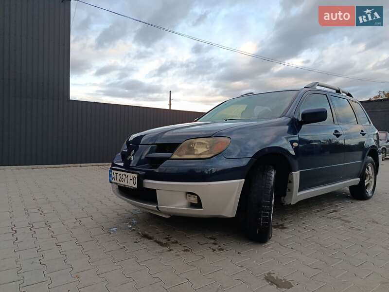 Внедорожник / Кроссовер Mitsubishi Outlander 2004 в Косове