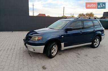 Внедорожник / Кроссовер Mitsubishi Outlander 2004 в Косове