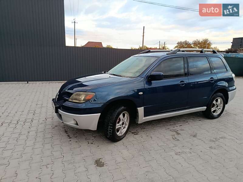 Внедорожник / Кроссовер Mitsubishi Outlander 2004 в Косове
