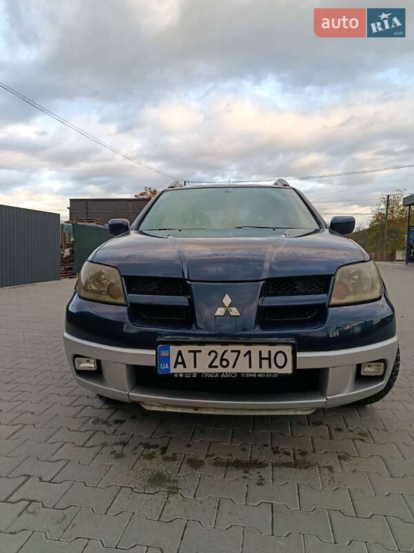 Внедорожник / Кроссовер Mitsubishi Outlander 2004 в Косове