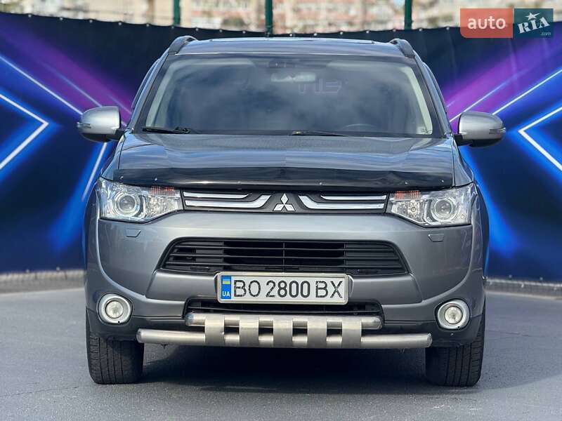 Внедорожник / Кроссовер Mitsubishi Outlander 2013 в Запорожье