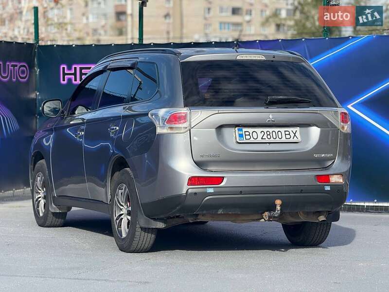 Внедорожник / Кроссовер Mitsubishi Outlander 2013 в Запорожье