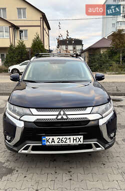 Внедорожник / Кроссовер Mitsubishi Outlander 2021 в Киеве