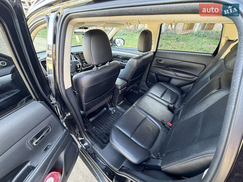 Внедорожник / Кроссовер Mitsubishi Outlander 2013 в Тернополе