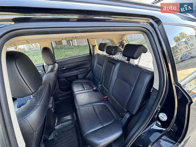 Внедорожник / Кроссовер Mitsubishi Outlander 2013 в Тернополе