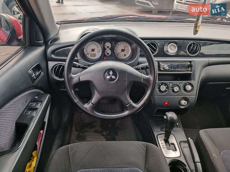 Позашляховик / Кросовер Mitsubishi Outlander 2003 в Харкові