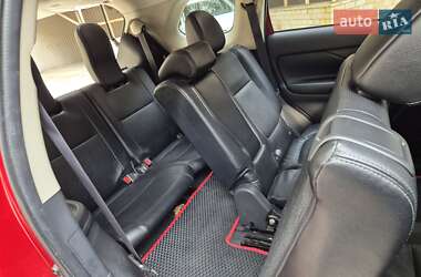 Внедорожник / Кроссовер Mitsubishi Outlander 2014 в 