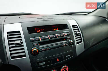 Внедорожник / Кроссовер Mitsubishi Outlander 2008 в 