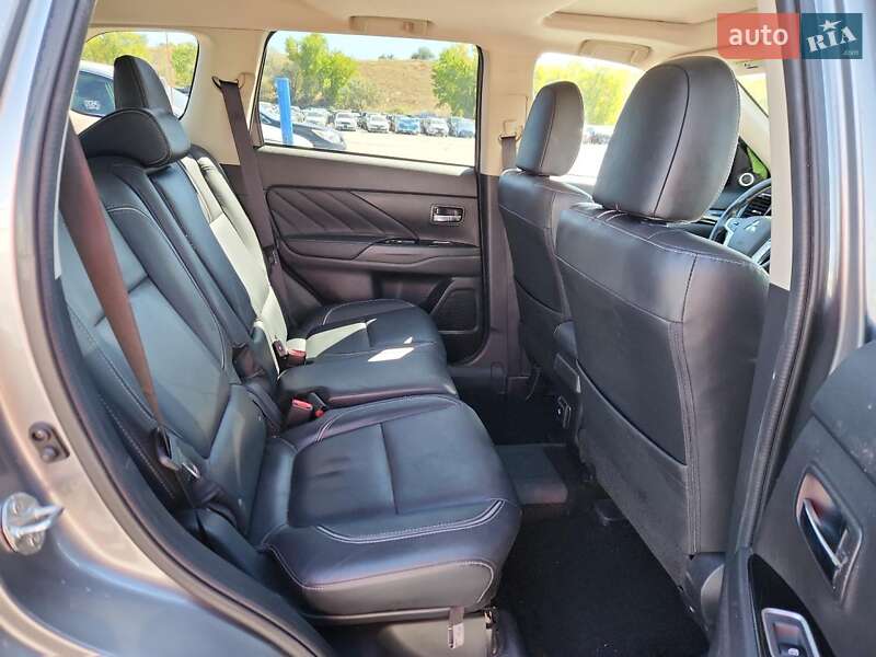 Внедорожник / Кроссовер Mitsubishi Outlander 2018 в Житомире фото 10 Внедорожник / Кроссовер Mitsubishi Outlander 2018 в Житомире