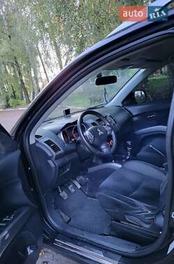 Внедорожник / Кроссовер Mitsubishi Outlander 2007 в 