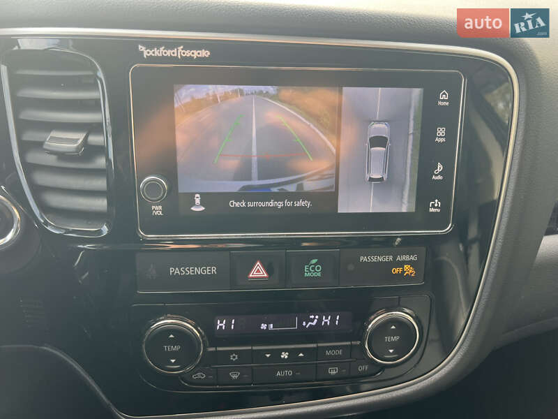 Позашляховик / Кросовер Mitsubishi Outlander 2018 в Києві