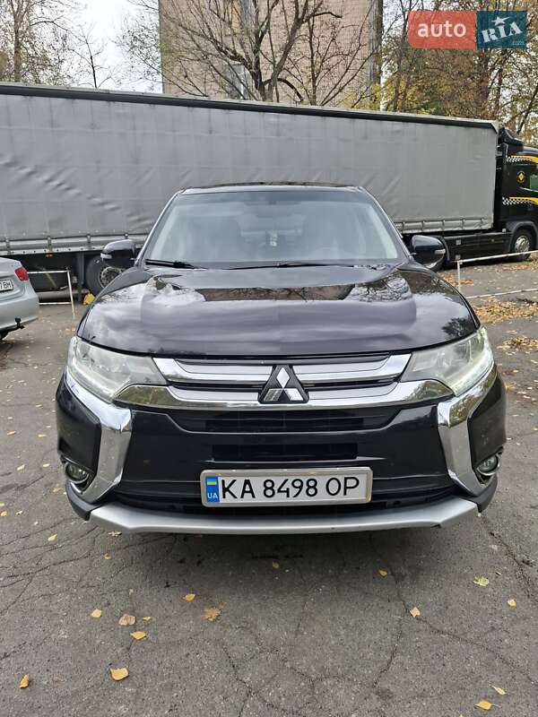 Внедорожник / Кроссовер Mitsubishi Outlander 2018 в Киеве