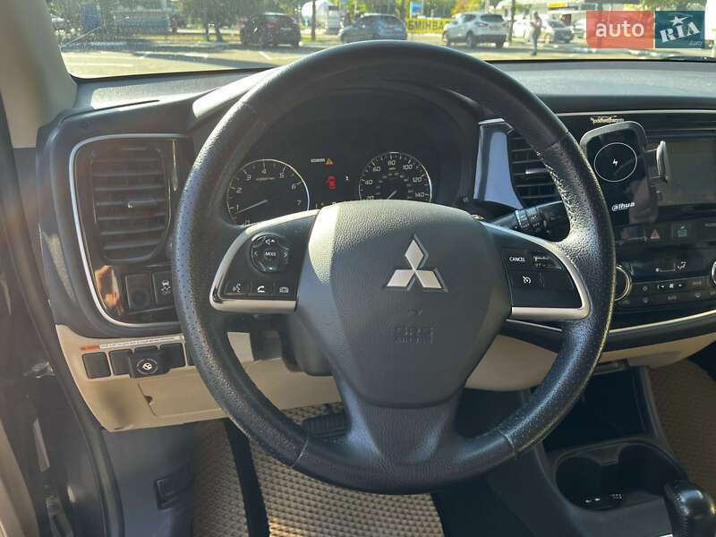 Внедорожник / Кроссовер Mitsubishi Outlander 2013 в Одессе фото 21 Внедорожник / Кроссовер Mitsubishi Outlander 2013 в Одессе