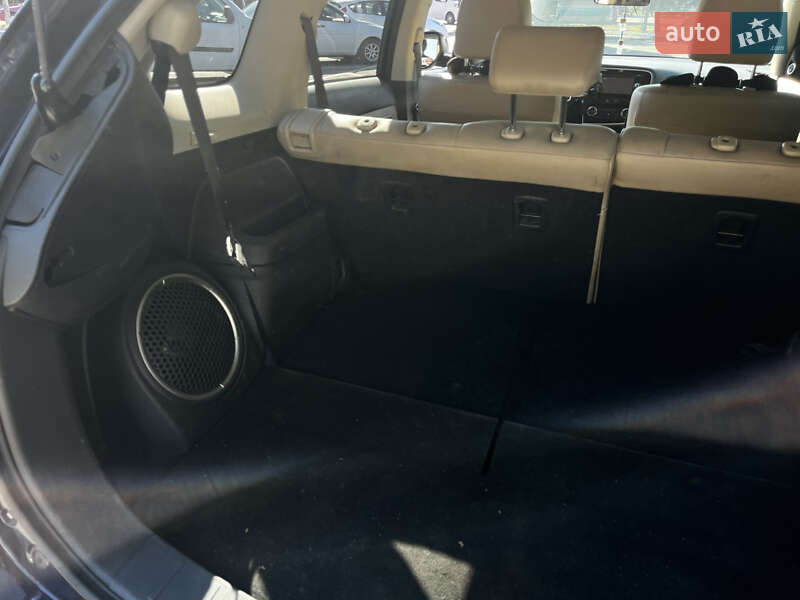 Внедорожник / Кроссовер Mitsubishi Outlander 2013 в Одессе фото 31 Внедорожник / Кроссовер Mitsubishi Outlander 2013 в Одессе