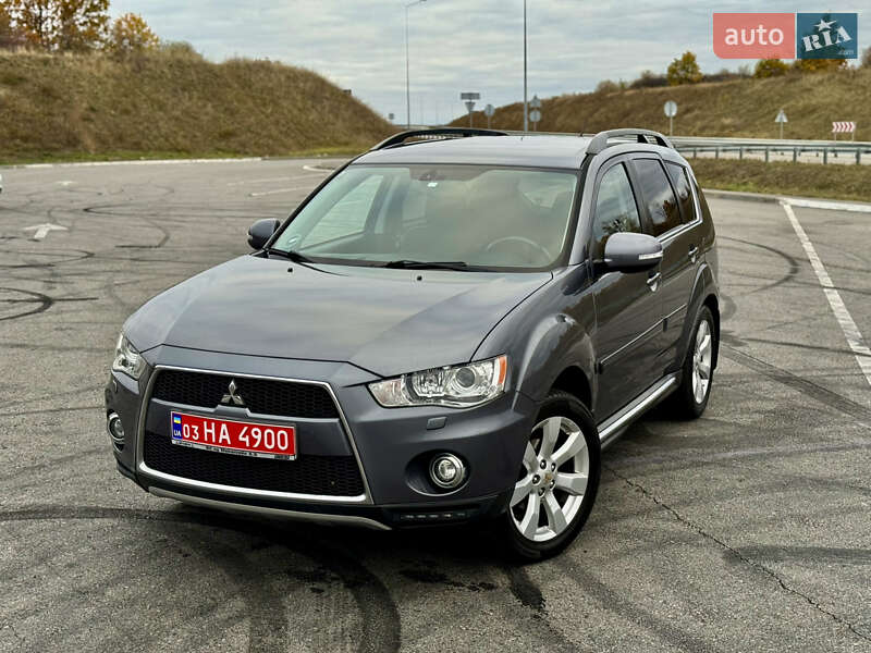 Внедорожник / Кроссовер Mitsubishi Outlander 2012 в Полтаве