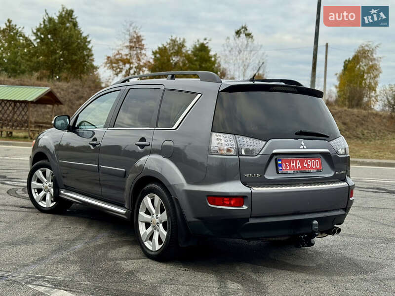 Внедорожник / Кроссовер Mitsubishi Outlander 2012 в Полтаве