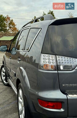 Внедорожник / Кроссовер Mitsubishi Outlander 2012 в 