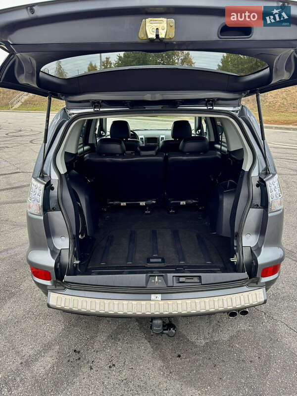 Внедорожник / Кроссовер Mitsubishi Outlander 2012 в Полтаве